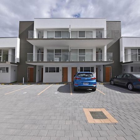 بيرث 2X2 Modern Apartment Near Airport And City المظهر الخارجي الصورة