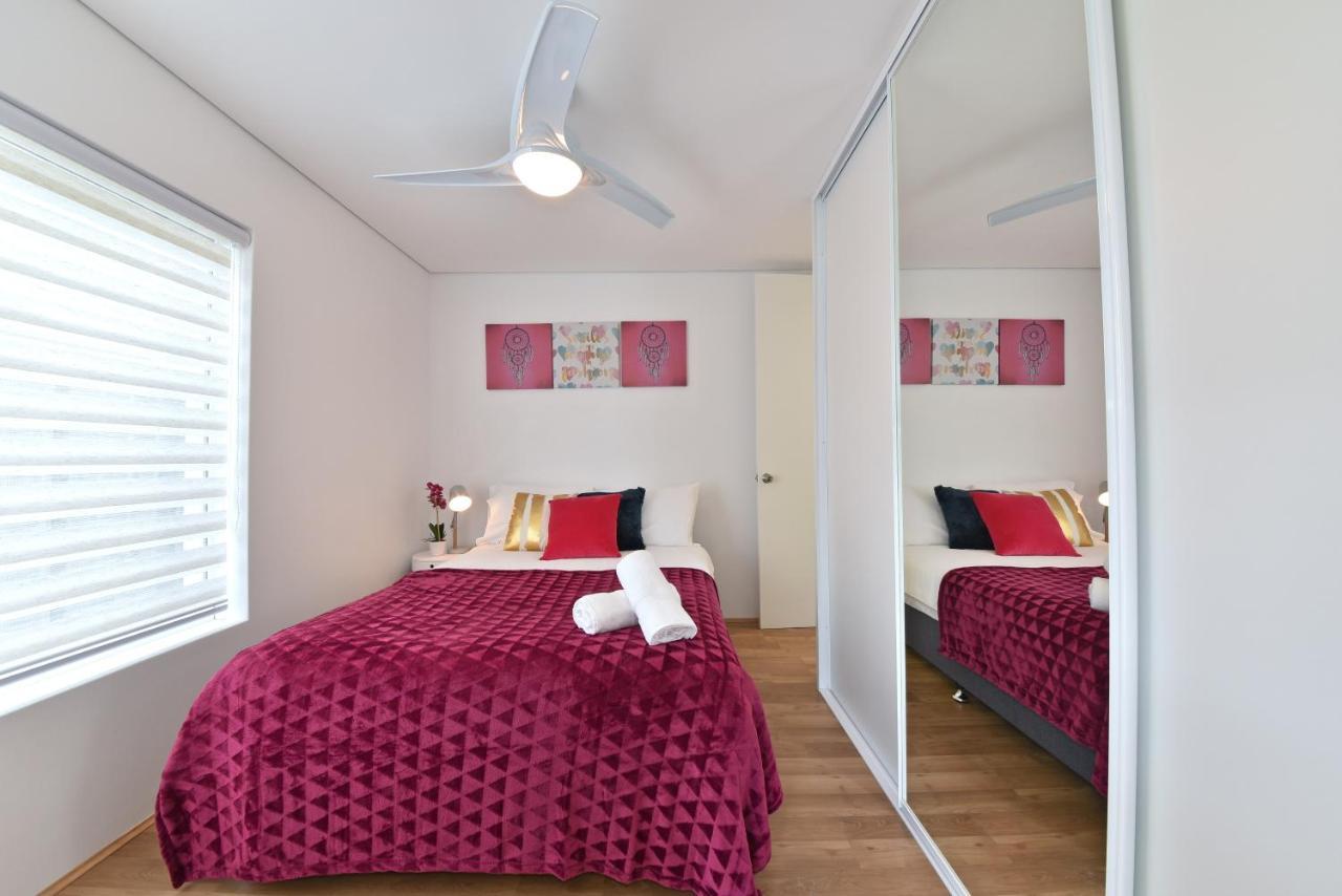 بيرث 2X2 Modern Apartment Near Airport And City المظهر الخارجي الصورة